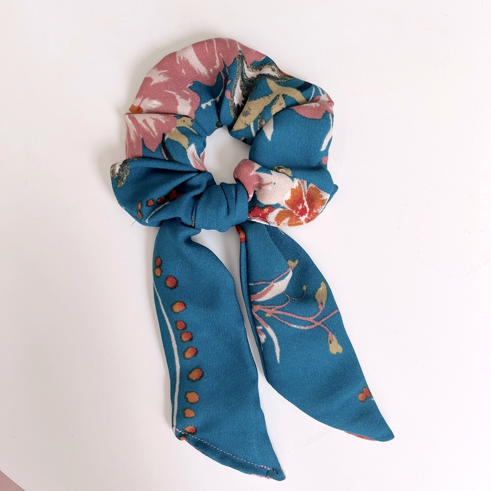 (2/$10 3/$13) floral Hair Scrunchie Scarf